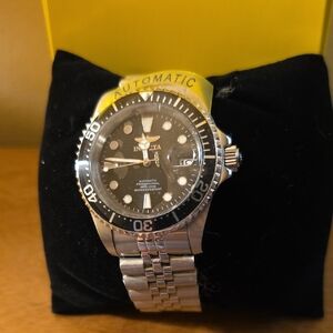 Invicta Silver and Black Men's Watch. NWT
